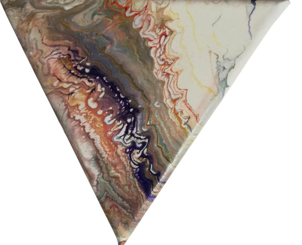 Acrylique fluide sur châssis coton, "Éclats n°1", œuvre de Marianne Borgna-Fransioli, triangle équilatéral de 20x20x20cm, 2022